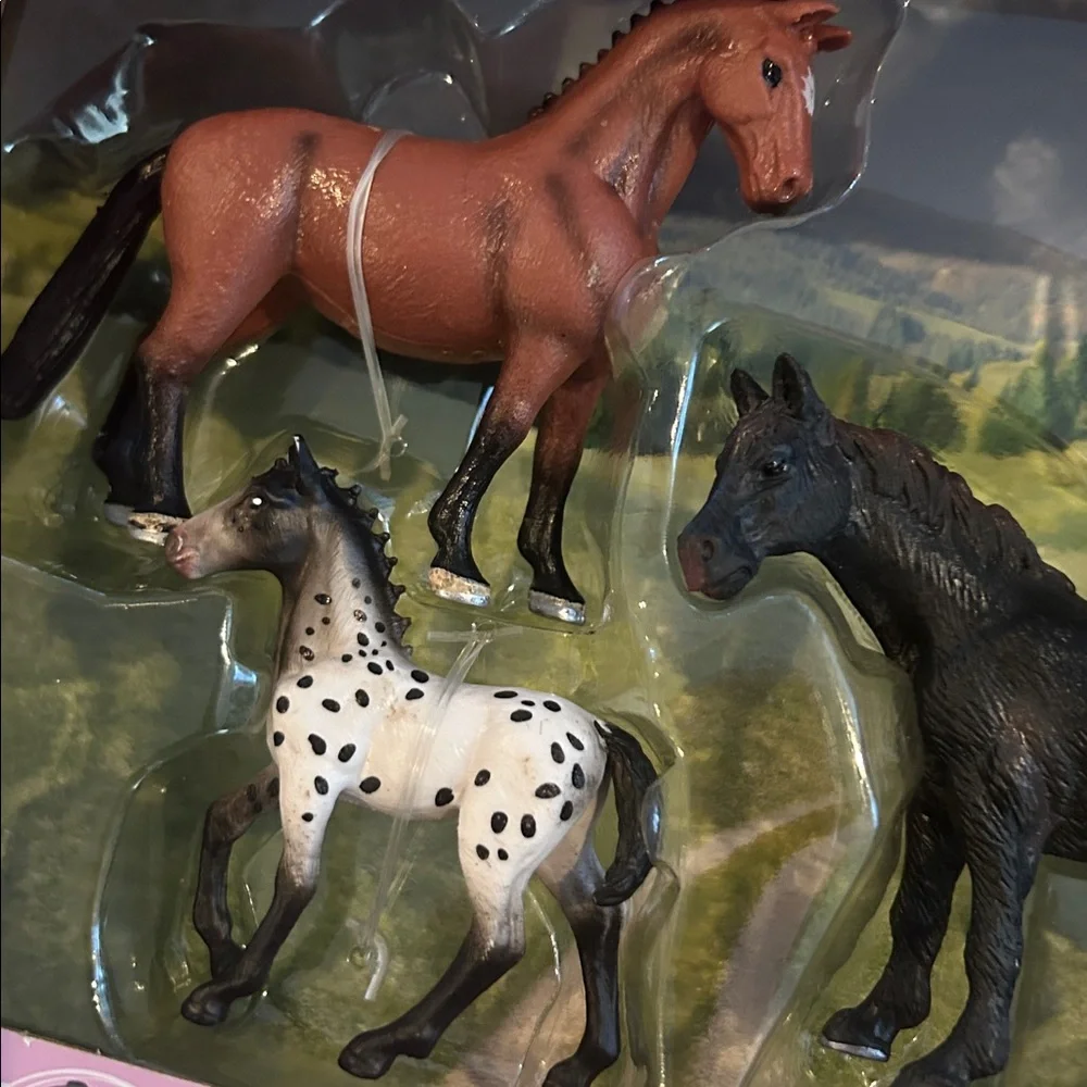 HORSES Figures Playset - 5 pieces NEW
